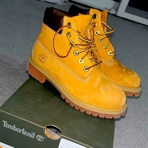 Boys Size 1 Wheat Timberland Boots